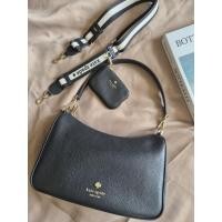 ราคา Kate Spade ♠️ แท้ กระเป๋ามือสองหนังแท้ เคทสเปด รุ่น Emma Shoulder Bag สภาพสวยกริบ พร้อมสายสปอร์ต (49006335660)