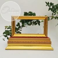 ราคา กรอบรูปสำหรับใส่ธนบัตร กรอบกระจกมีฐาน (กรอบเปล่า) ธนบัตรที่ระลึกแบบพิเศษชนิดราคา 500 บาท ฉลอง 50 ปี (11585656559)