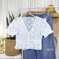 ราคา H&M x cotton x EUR 40 ครอปลูกไม้ฉลุทั้งตัว สวยมาก อก 38 ยาว 19 Code :975(6) (21481195324)