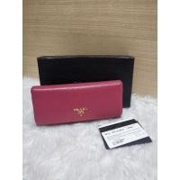 ราคา Prada​ saffiano​ wallet​ ของแท้​ มือ2​ อุปกรณ์​การ์ดและกล่อง​ มีตำหนิเก็บสีมา​ ใบยาว​ 7นิ้วนิดๆ​ ใส่การ์ด​ 10ใบ​ (3673006929)