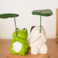 ราคา ญี่ปุ่นโชคดีไม้ตุ๊กตาสัตว์,กบมือแกะสลัก/แมวที่มีร่มใบบัวสําหรับตกแต่งเซน (54010696130)