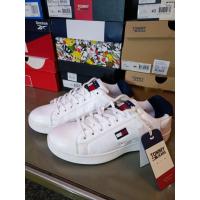 ราคา รองเท้า Tommy Hilfiger รุ่น Baskets Cupsole Heritage สีขาว มือสอง ไซส์ 44 (52110569788)
