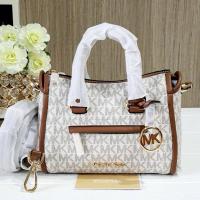 ราคา Michael Kors Carine Extra-Small Logo Satchel (27406425631)