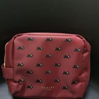 ราคา พิเศษ มีของแถมกระเป๋าเครืองสำอาง Radley London สินค้า Premium จาก Shiseido ของแท้ 100% (6317933833)