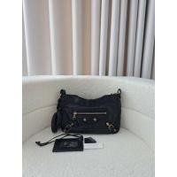 ราคา Used balenciaga classic hip bag stamp K (y12) (54761586740)