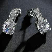 ราคา ต่างหูเพรชcz พร้อมส่ง (1494777128)