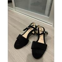 ราคา รองเท้าส้นสูงสีดำ มือสอง เบอร์ 36 (26253089301)
