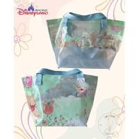 ราคา [พร้อมส่งจากไทย] Hong Kong Disneyland Winnie the Pooh Tote Bag กระเป๋าสะพาย Disney Limited Edition | Pooh Bear Bag (54709447321)