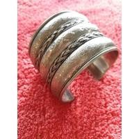ราคา กำไลข้อมือกะไหล่เงิน​ ทรงโบราณ(งานเก่า)​ (22982085221)