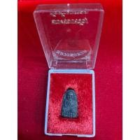 ราคา No1136หลวงปู่ทวด รุ่นพระของขวัญ วัดห้วยมงคล เนื้อผงว่านหลังลา ยมือ (52656594521)