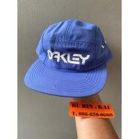 ราคา หมวก Oakley 5 panel รอบหัวผู้ใหญ่ สินค้ามือสอง รายละเอียดตามภาพ ราคา 1,000฿ (40055904046)