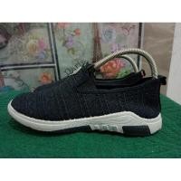 ราคา รองเท้ามือสอง Slazenger ไซส์ 42/26.5cm. (21895128505)
