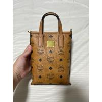 ราคา ส่งต่อกระเป๋ามือสอง MCM Essential Crossbody Mini Tote Bag (44460882368)