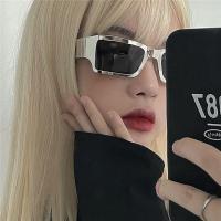 ราคา แว่นกันแดดทรงเหลี่ยม กรอบโลหะ ฝาครอบสีแดงเล็ก ๆ เหมาะสำหรับทั้งชายและหญิง ในอากาศร้อน (52408864173)