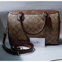 ราคา กระเป๋า coach ทรงหมอนใบใหญ่ (1515478540)