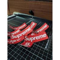 ราคา Supreme Logo Sticker - ไวนิลเคลือบเงากันน้ํา (46758865929)