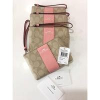 ราคา Coachคล้องมือ ลาย c ของแท้ใหม่ (232293030)