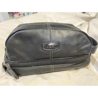 ราคา กระเป๋าใส่เครื่องสำอางยี่ห้อfossil หนังแท้มือ2 (18876174766)