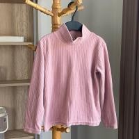 ราคา ส่งต่อ Uniqlo Kids เสื้อแขนยาวผ้าฟลีซ คอปีน สีชมพูตุ่น Size 130 (50104640514)