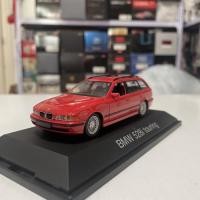 ราคา 1: 43 Schoco BMW BMW 5 Series Touring Car E39 528i Touring Car Model สีแดง (54161590574)