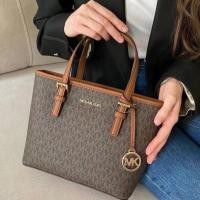 ราคา MICHAEL KORS กระเป๋าสะพายข้าง รุ่น Jet Set Travel Extra-Small Logo Top-Zip Tote Bag มีสีให้เลือก (45656566433)