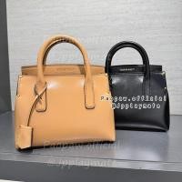 ราคา กระเป๋า Charles & Keith รุ่น Rene Structured Top Handle Bag : CK2-30271421 แท้จากชอป พร้อมถุงกระดาษ (28811231351)