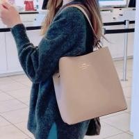 ราคา ทรงขนมจีบ ใบใหญ่ TOWN BUCKET BAG (#COACH 91122) (5588788757)