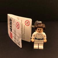 ราคา (ของแท้) พวงกุญแจ LEGO STAR WARS - Princess Leia (853948) / LEGO KEYCHAIN (3914465569)