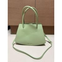 ราคา (มือสอง ) กระเป๋า Charles & Keith ของแท้ สีเขียวพาสเทล (41502692995)