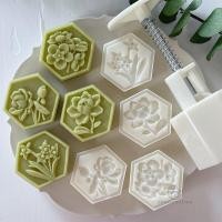 ราคา แม่พิมพ์ขนมไหว้พระจันทร์ ลายดอกไม้ ดอกบัว ดอกบัว ดอกบัว หกเหลี่ยม สไตล์จีน 50-60 กรัม 4 ชิ้น (21227336668)