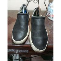 ราคา รองเท้าผ้าใบมือสองสีดำ (42807740054)