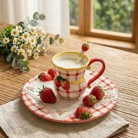ราคา ใหม่ข้ามพรมแดนน่ารักสตรอเบอร์รี่ลายสก๊อตชุดบนโต๊ะอาหารเซรามิกถ้วยมะระแผ่นดิสก์ช้อนอินครีมสตรอเบอร์รี่แก้วชุด (47110226275)