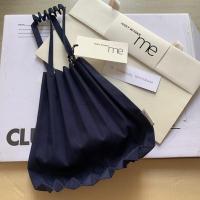 ราคา TRUNK PLEATS BAG จาก Issey Me ของแท้จาก Shop club21 (22148395631)
