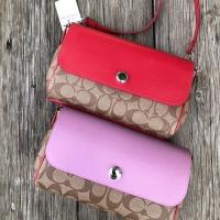 ราคา Coach ฝาพับกลับด้านสองสี (807130270)