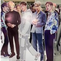 ราคา สแตนดี้แจ็คสันหวัง GOT7 สูงเท่าตัวจริง สแตนดี้เกาหลี สแตนดี้KPOP พร้อมขาตั้ง ส่งแบบไม่พับครึ่ง (18080560208)