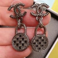 ราคา Used Chanel earings 1.5 cm เงินรมดำ เพชร (45811793013)