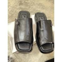 ราคา ทันรายอ new///versaceรองเท้า (26528859247)
