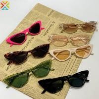 ราคา แว่นตากันแดดสไตล์เกาหลี-retro ทรงcat eye สำหรับผู้หญิง ออกแบบมาเพื่อลดหน้าและป้องกัน UV400 เหมาะสำหรับการใช้งานในทุกวัน ขับรถ และเดินทาง (50308740349)