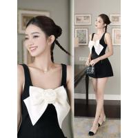 ราคา ชุดจั้มสูทสายเดี่ยวมีสองสายและกางเกงขาสั้นดอกไม้สีขาวขนาดใหญ่ที่อกเย็บเอง ขั้นพื้นฐาน 2 สีสีแดงและสีดํา ชุดจั๊มสูท (43018536311)