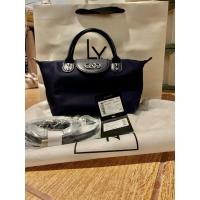ราคา กระเป๋าถือยี่ห้อLYN. (3968280999)