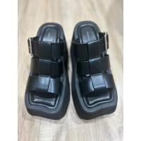 ราคา ส่งต่อ รองเท้าส้นเตารีด Charles & Keith (19691880164)