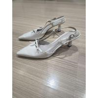 ราคา รองเท้ารัดส้น Charles & keith หัวแหลม ส้นเข็ม (40304766093)