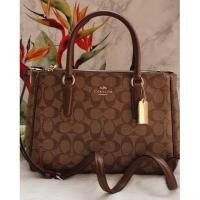 ราคา ⭐พร้อมส่ง⭐coach#F67026 ️เซอเรใบใหญ่ ขนาด 11 1/4" (L) x 8" (H) x 5" (W) (2879389720)