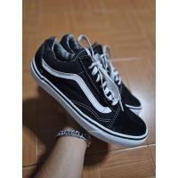 ราคา Vans สีดำหนอนขาว ไซร้ 40.5/26 มือสองของแท้ (55156869190)