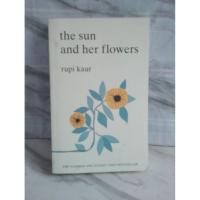 ราคา นําเข้า: THE SUN AND HER FLOWERS โดย rupi kaur (27491922357)