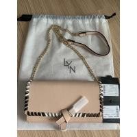 ราคา Lyn กระเป๋าสตางค์ #CK2-80270643 มือ 2 (ซื้อมาไม่ได้ใช้เลย) ของแท้ 100% (17806701033)