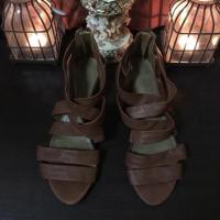 ราคา รองเท้าส้นสูง Clarks มือสอง สภาพนางฟ้า 90% (889580998)