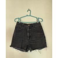 ราคา ส่งฟรี กางเกงยีนส์สีดำ ขาสั้น เอวสูงปรี๊ดด | jeans shorts มือสอง สภาพดีมาก (3156882886)