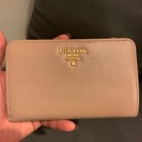 ราคา Prada Medium Saffiano Leather Wallet (1936867799)