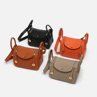 ราคา [คุณภาพสูง] Lindy Bag 2025 ใหม่หมอนกระเป๋าแฟชั่นหนึ่งไหล่Crossbodyแบบพกพากระเป๋าหมอสำหรับผู้หญิง (41323924069)